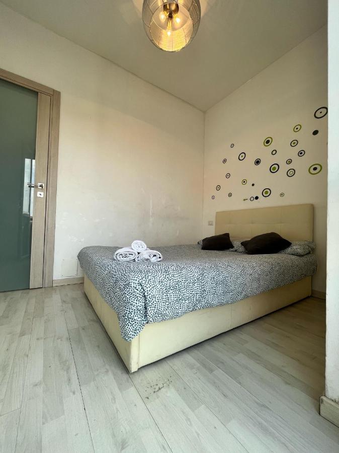 Fondazione Prada Apartment With Balcony มิลาน ภายนอก รูปภาพ